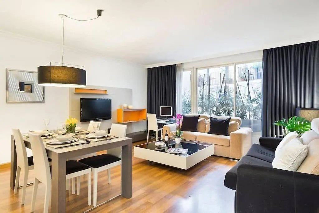 Central And Elegant 4 Bedroom By Placa Catalunya Barcelona