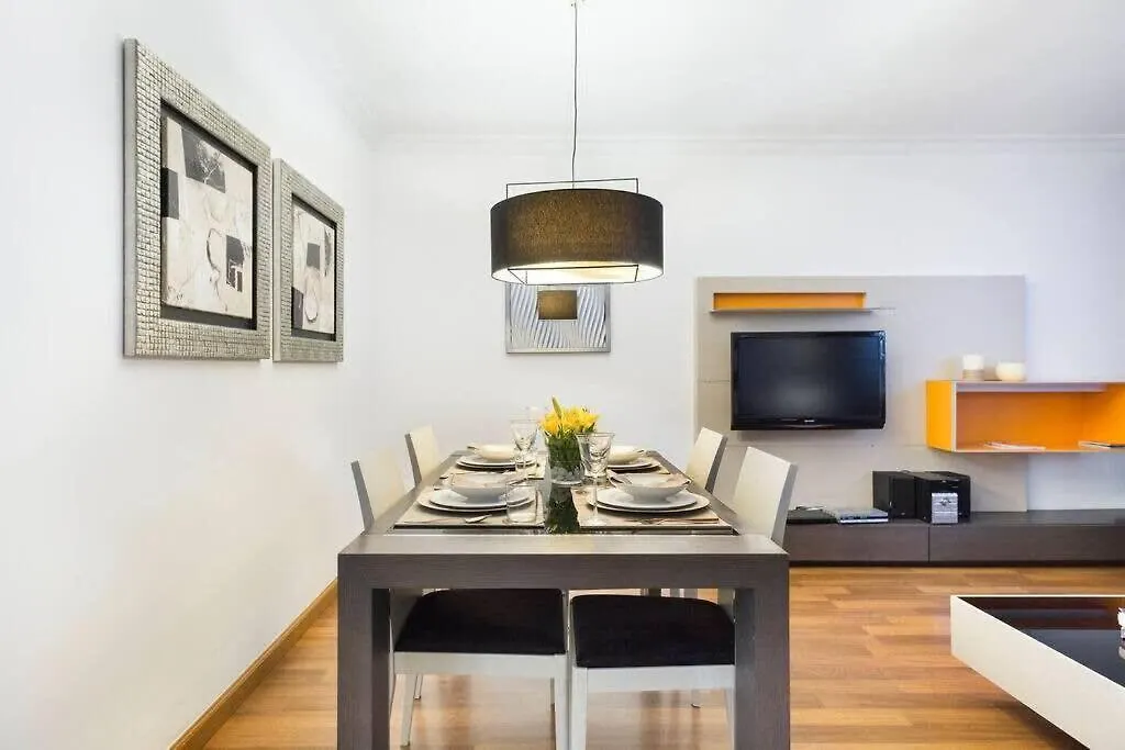 Central And Elegant 4 Bedroom By Placa Catalunya Barcelona Apartment