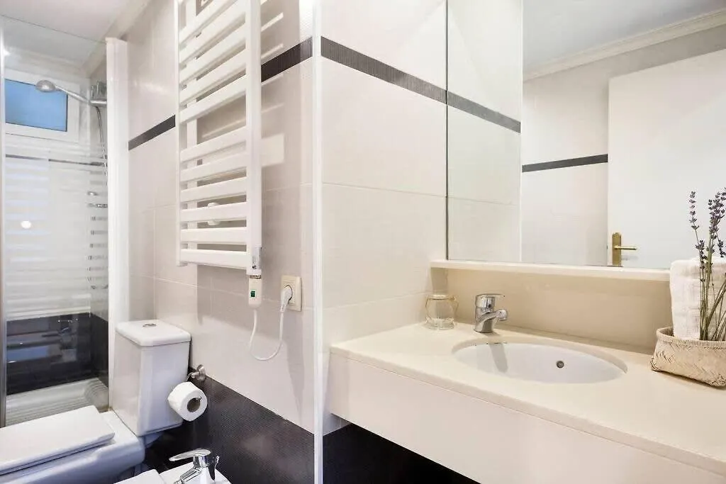 Central And Elegant 4 Bedroom By Placa Catalunya Barcelona